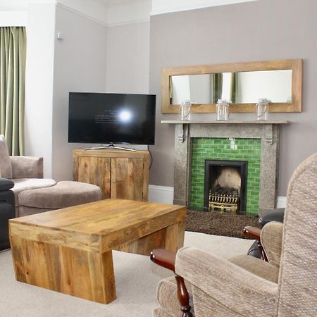 Tidesreach Filey, Sleeps 13, Close To Beach المظهر الخارجي الصورة