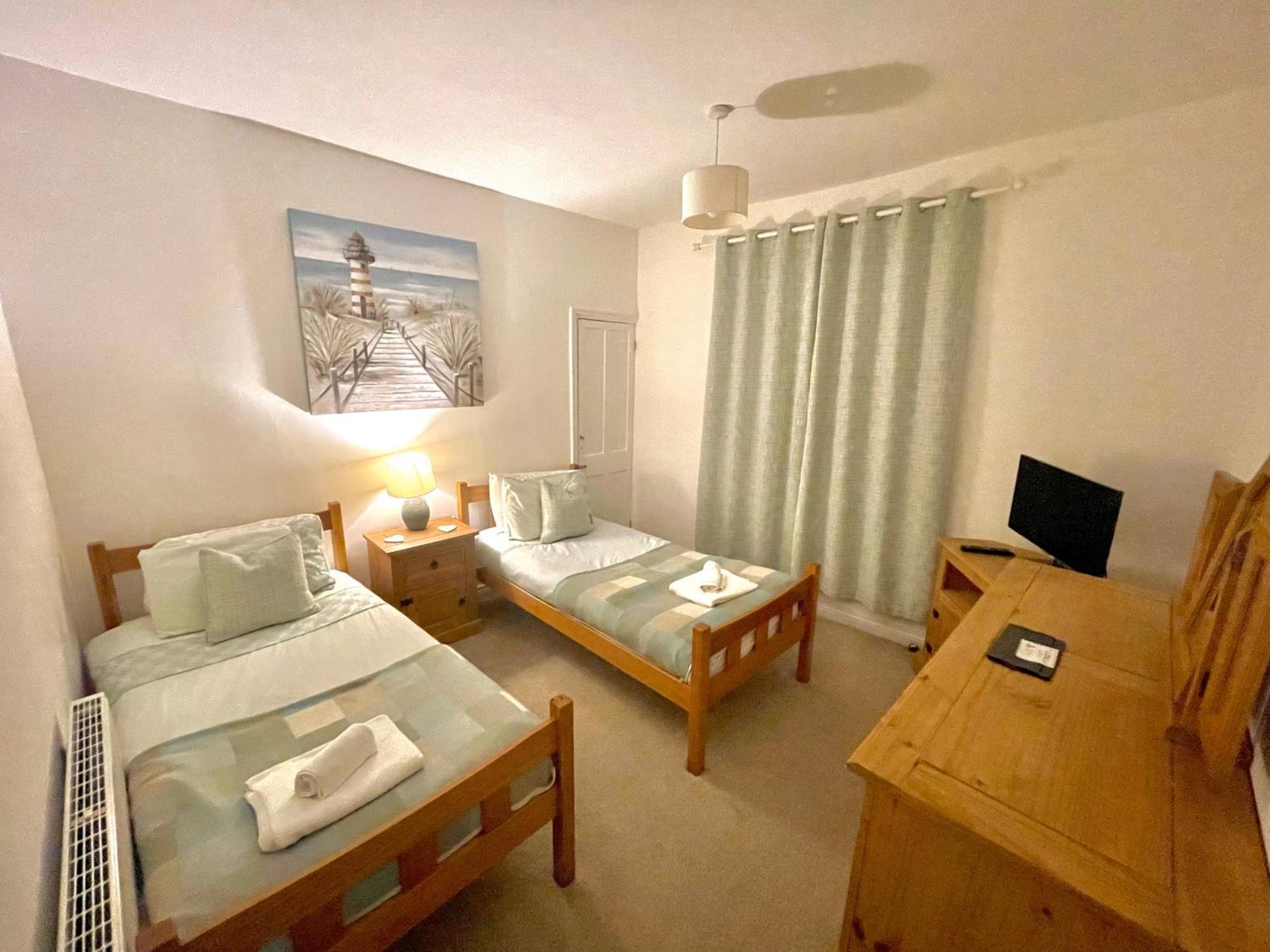 Tidesreach Filey, Sleeps 13, Close To Beach المظهر الخارجي الصورة